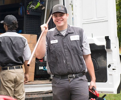 Dilling Employee working with a smile